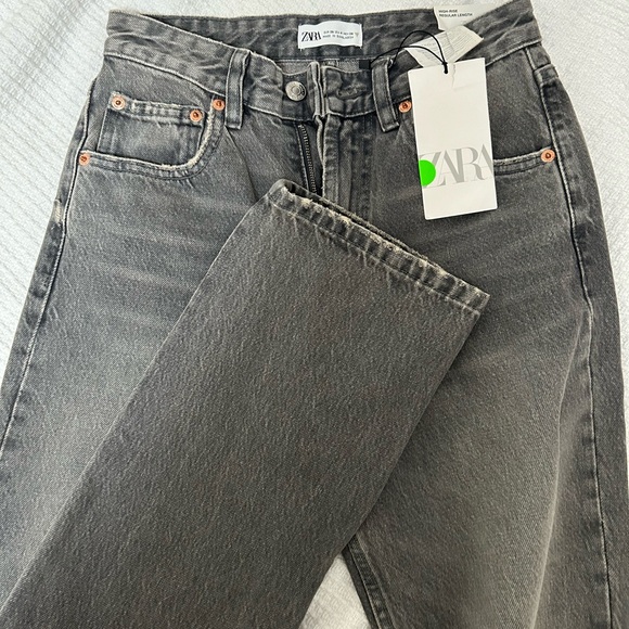 NWT Zara High Rise Straight Leg Jeans - Picture 2 of 3